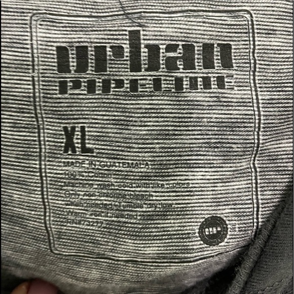 Urban pipeline draw string hood, long sleeve shirt size XL - Picture 3 of 4